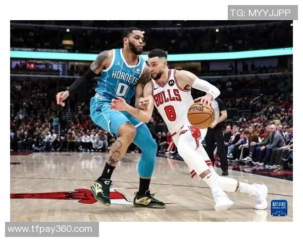 1992年公牛队与黄蜂队对决回顾:经典比赛瞬间与球星表现分析 1992年公牛队与黄蜂队对决回顾:经典比赛瞬间与球星表现分析