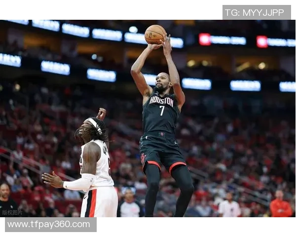 2015年NBA季后赛火箭队与鹈鹕队激烈对决精彩回顾与分析